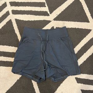 NWOT Lululemon Shorts sz 2